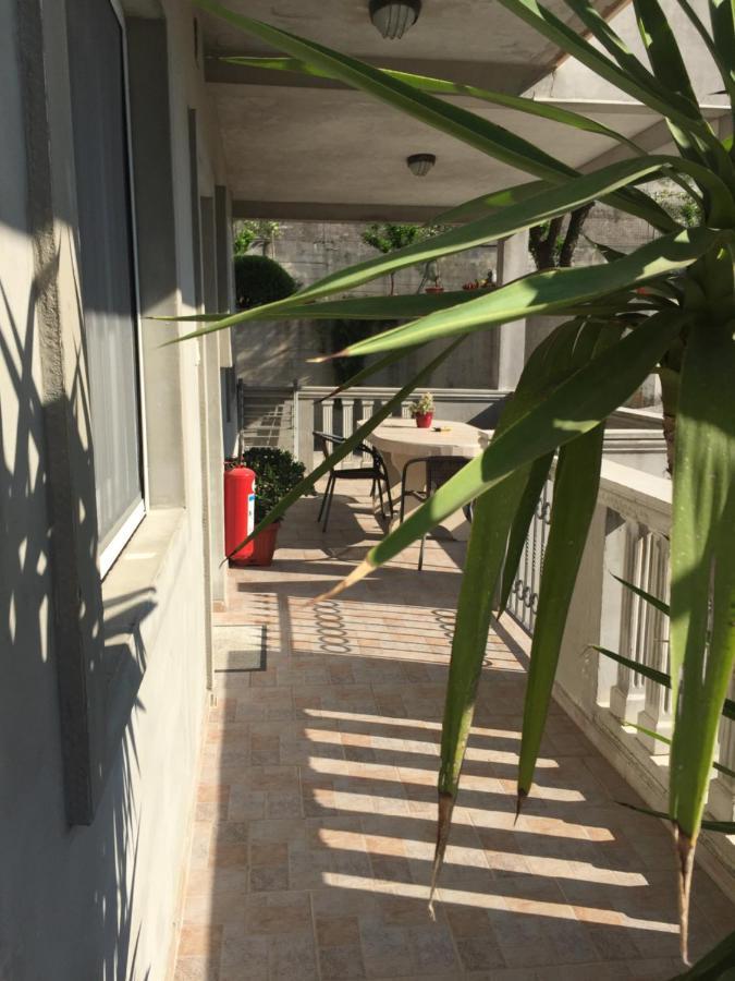 Apartment Elena ติวัต ภายนอก รูปภาพ