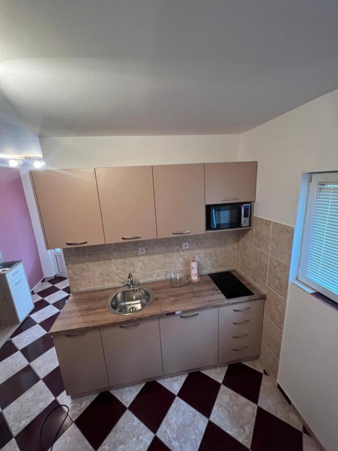 Apartment Elena ติวัต ภายนอก รูปภาพ