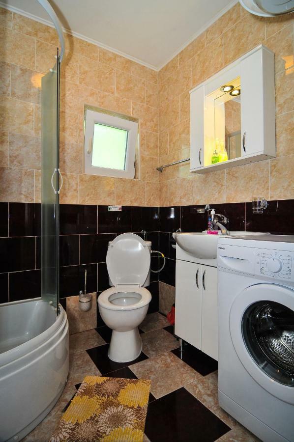 Apartment Elena ติวัต ภายนอก รูปภาพ