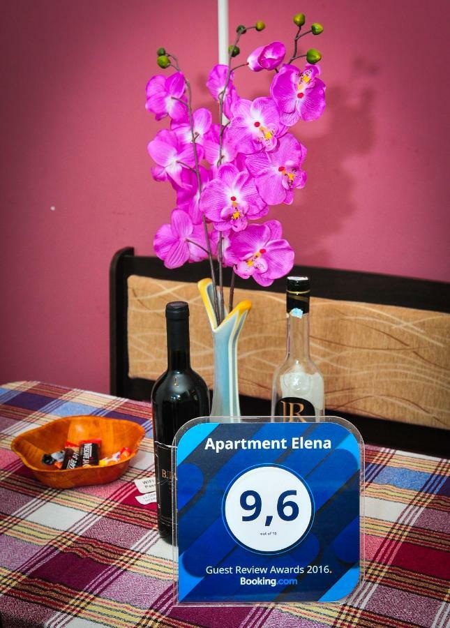 Apartment Elena ติวัต ภายนอก รูปภาพ